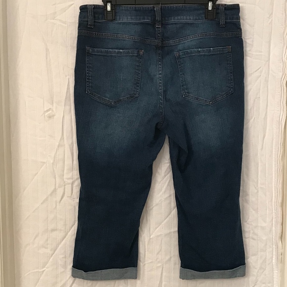 Distressed jean Capris - Picture 2 of 2